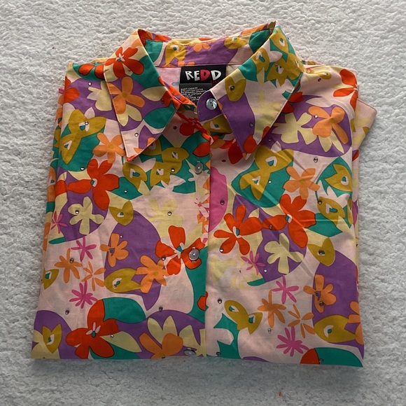 redd jeans Tops - Woman’s Redd jeans Colorful Floral Button-Up Shirt